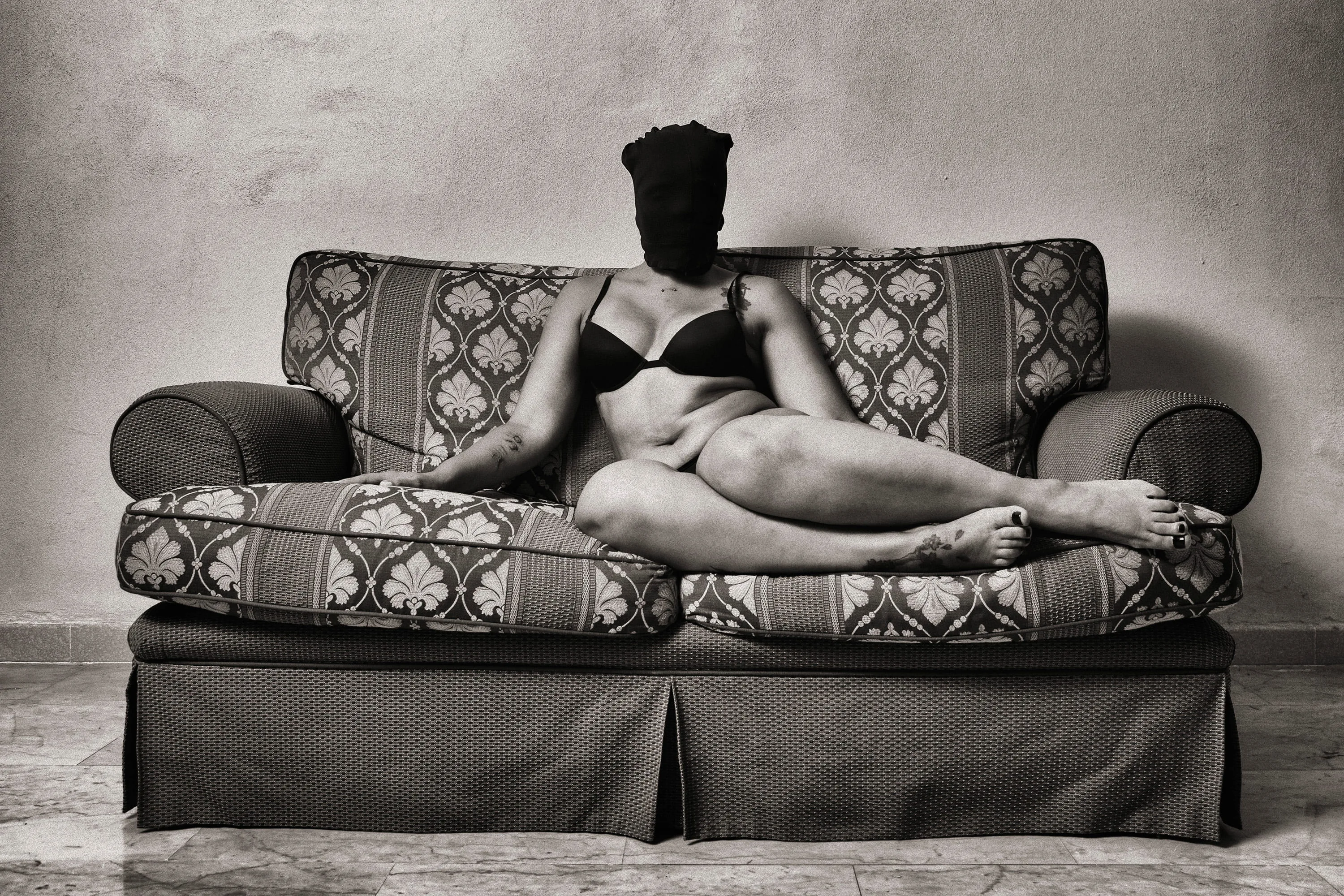 Apparenza #9 — Corpo come verdetto: serie di 9 fotografie, edizione limitata, Matteo Groppi, Piacenza 2017