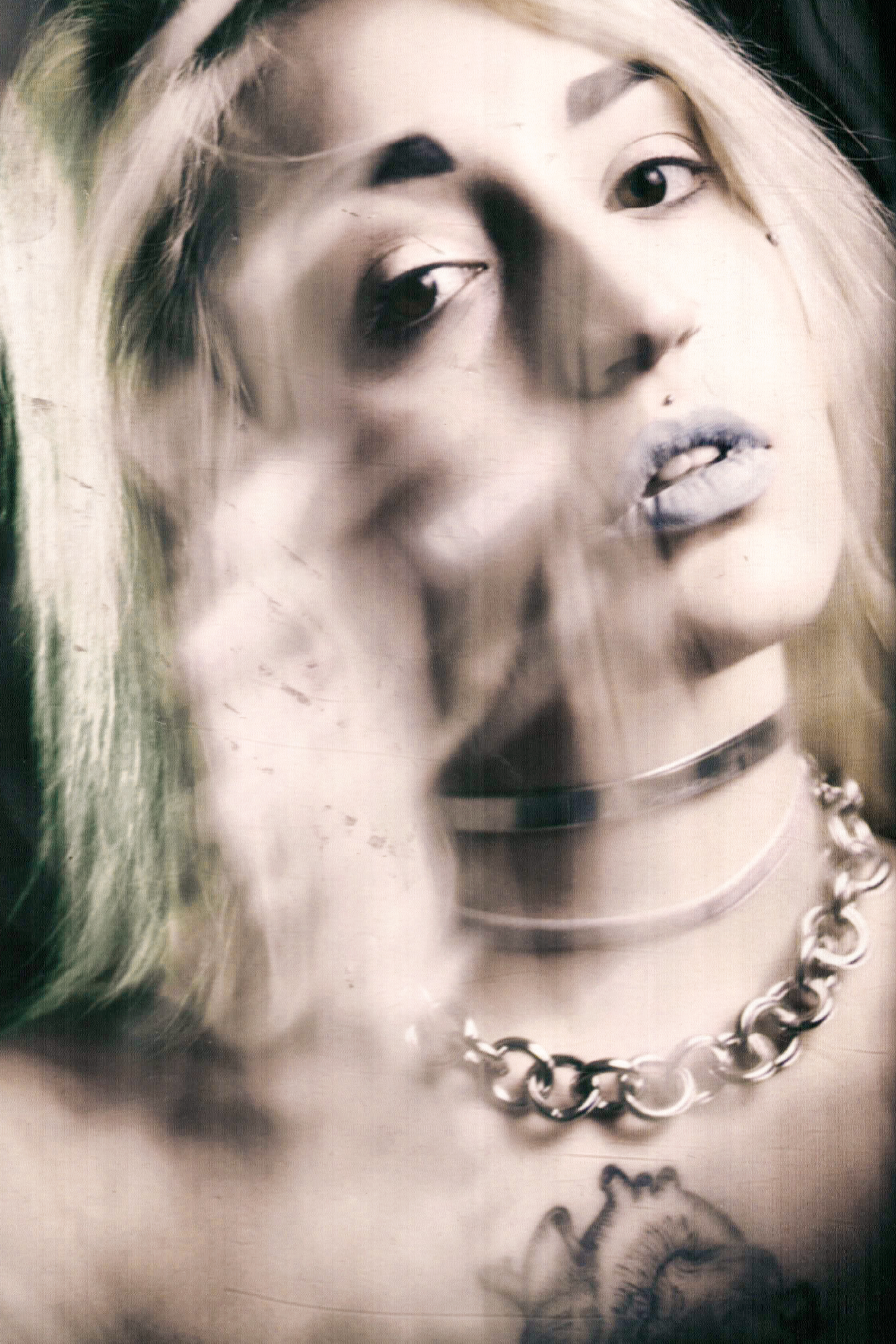 INTERPOSTO — pagina 14, primo colore dell'atto II, vetro come membrana, Matteo Groppi