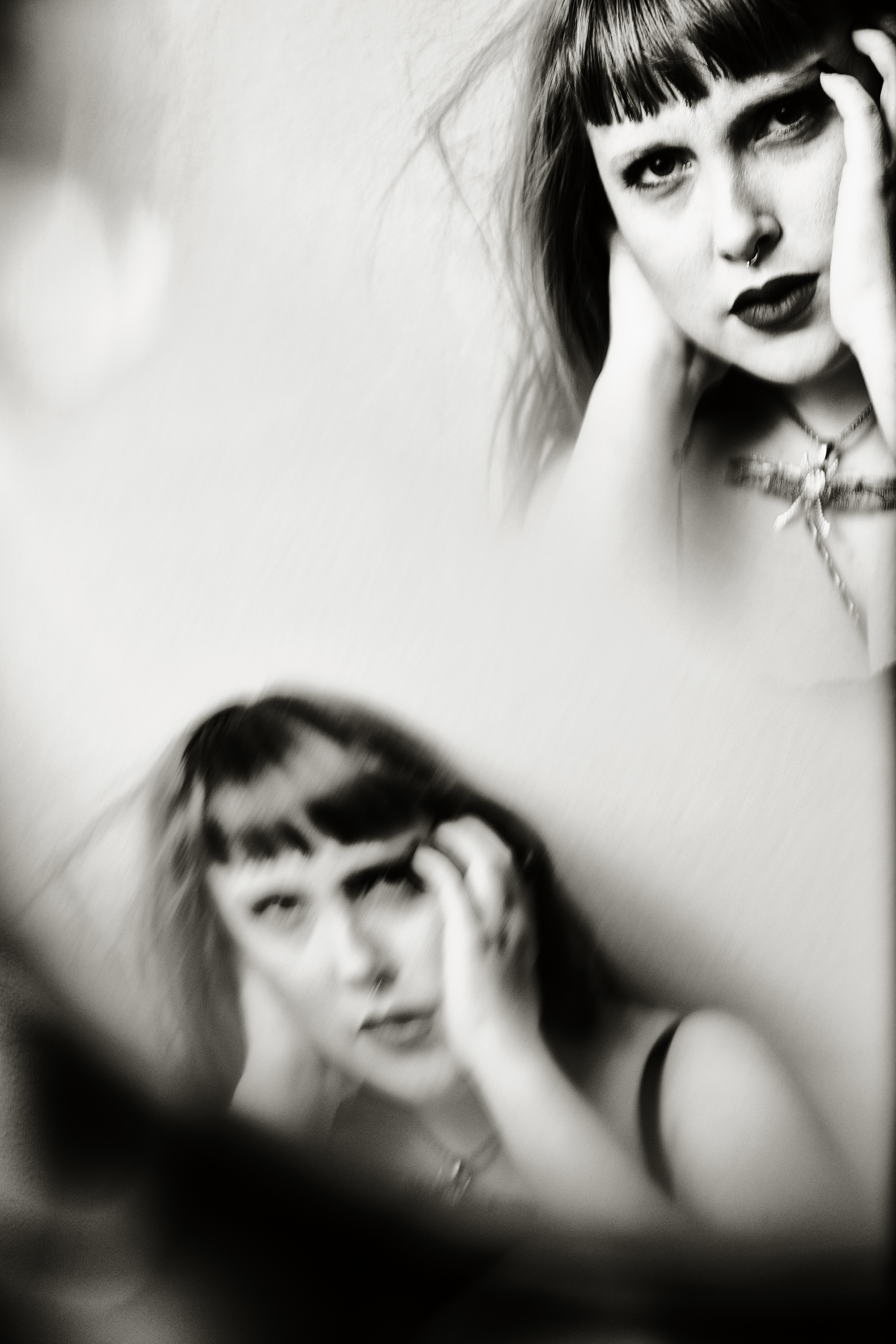 INTERPOSTO — pagina 22, fotografia full-bleed atto II, Matteo Groppi