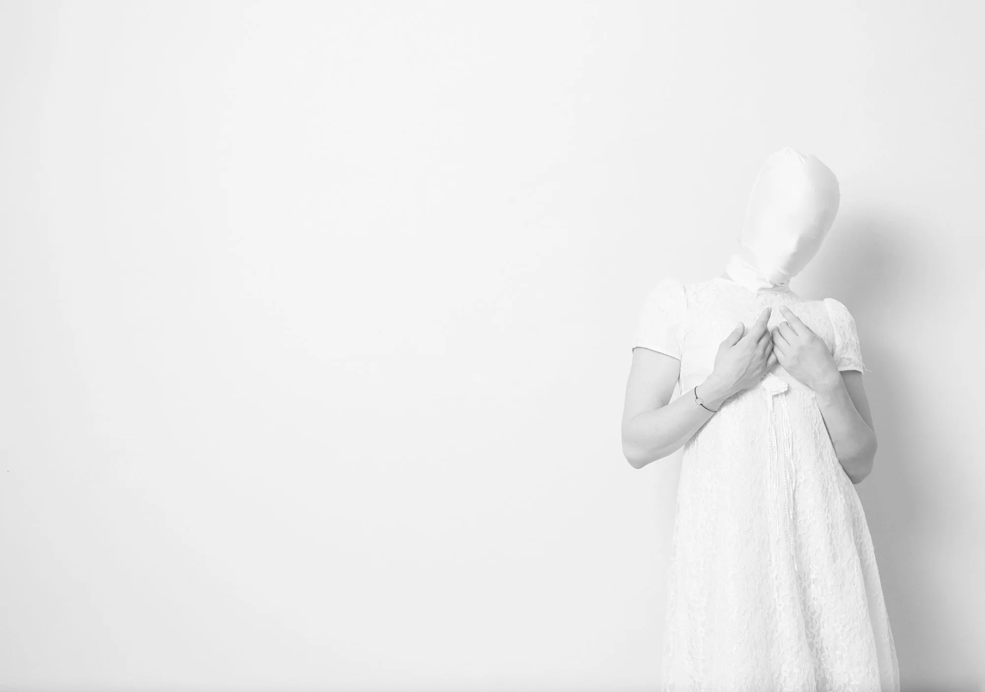 Rumore Bianco #3 — Soggetto ridotto a tipo, non individuo: fotografia concettuale sulla standardizzazione, Piacenza