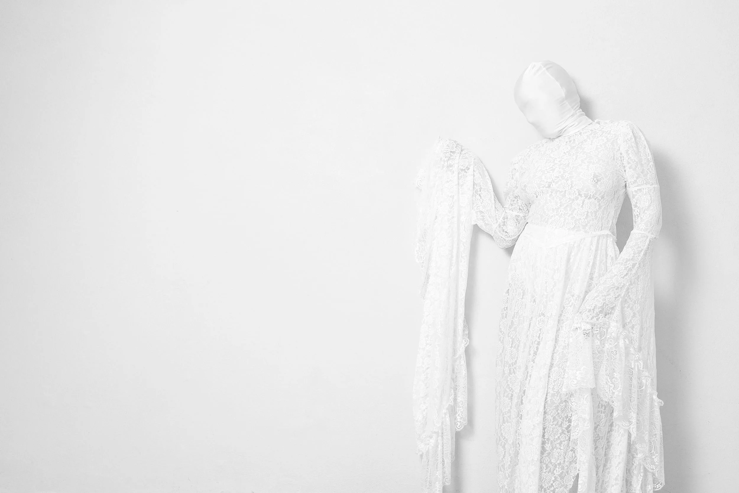 Rumore Bianco #5 — Forma generica di qualcuno che potrebbe essere chiunque: critica alla sorveglianza digitale