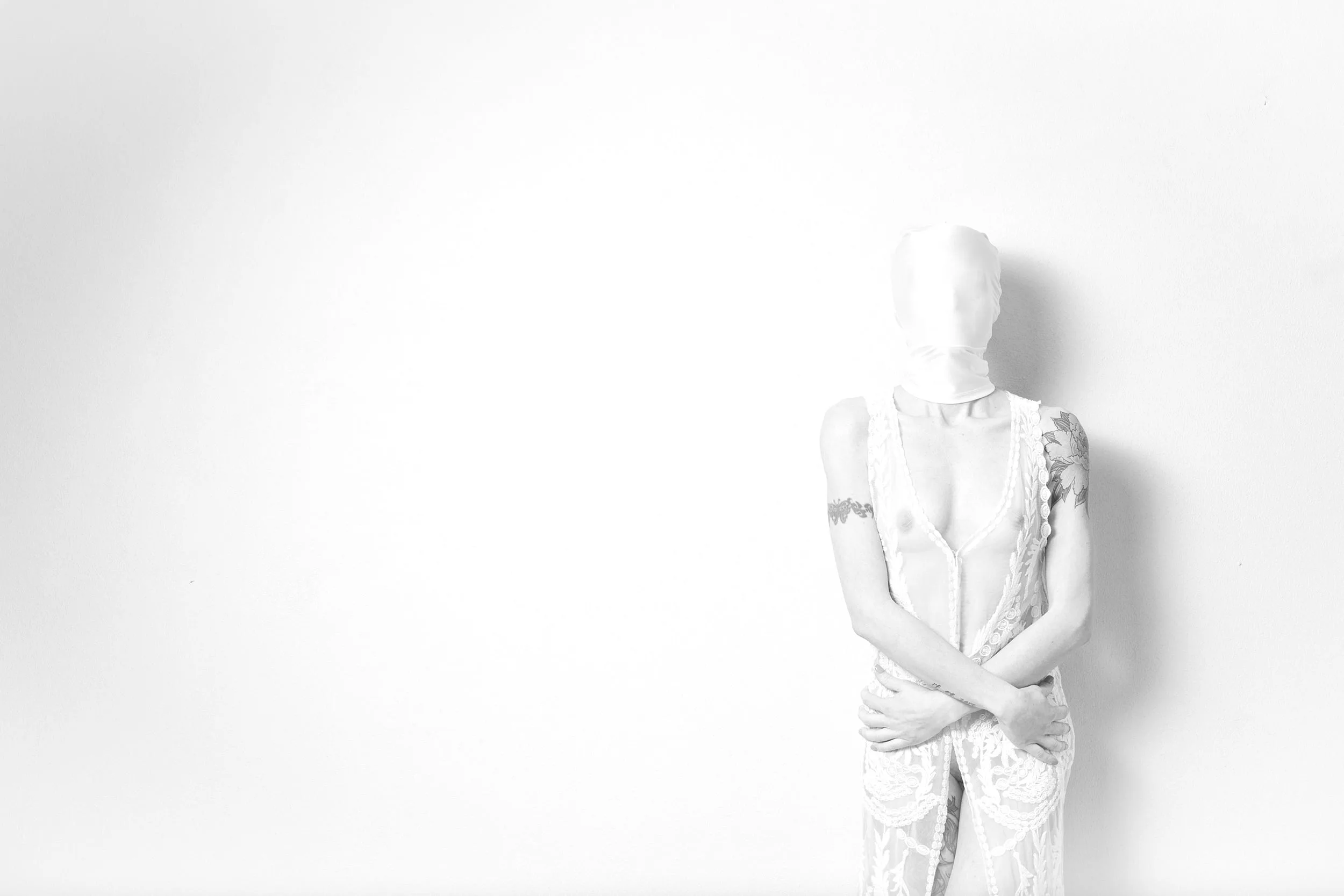 Rumore Bianco #9 — Leggibile da un sistema che non distingue: serie fotografica sull'identità digitale, fine art