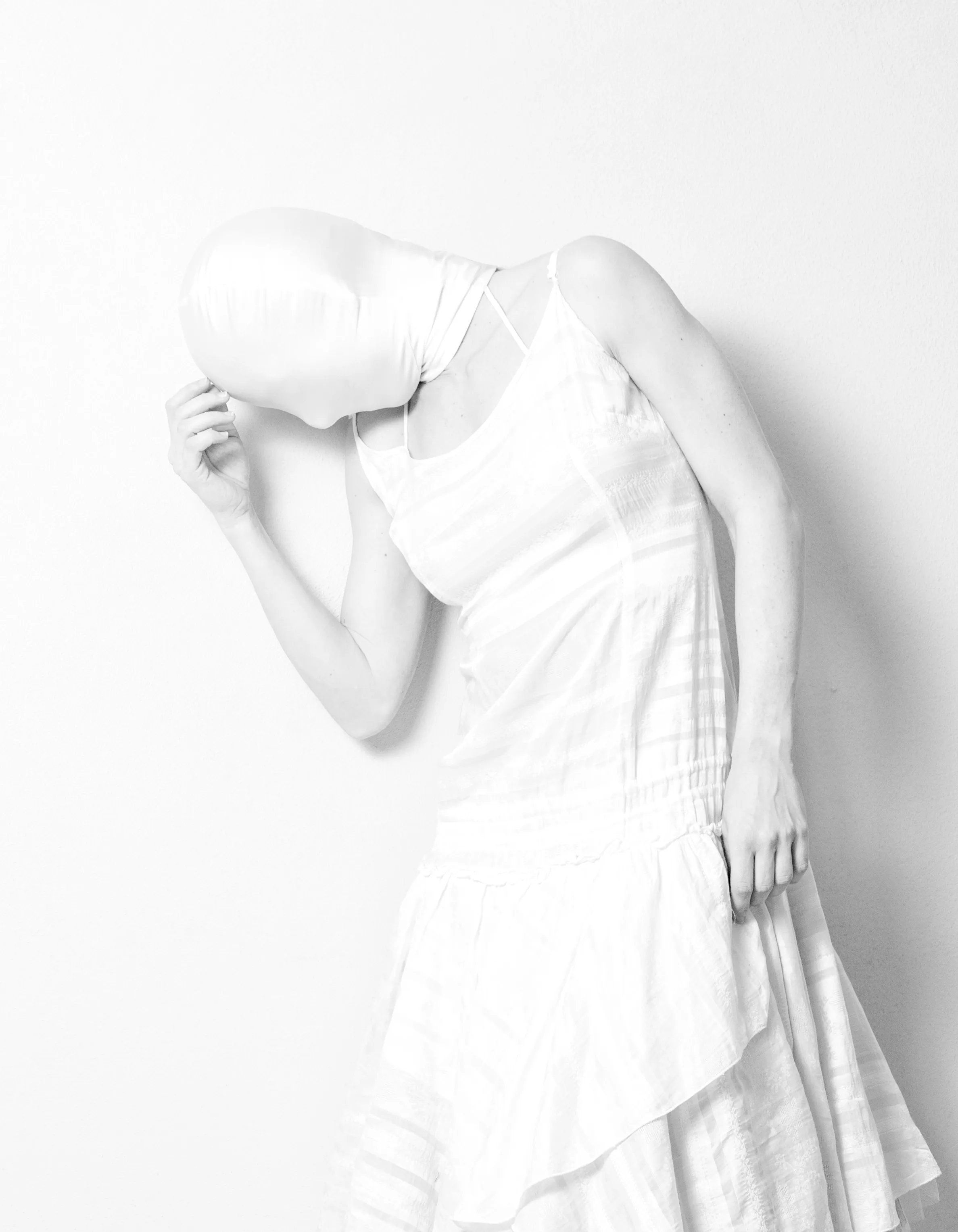 Rumore Bianco – fotografia fine art sull'anonimato e la standardizzazione dell'individuo, corpi ridotti a dati, Matteo Groppi